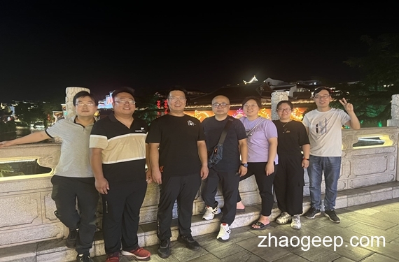 兆格環(huán)保三季度南京團(tuán)建 鑫兆豐全自動液壓榨油機(jī)